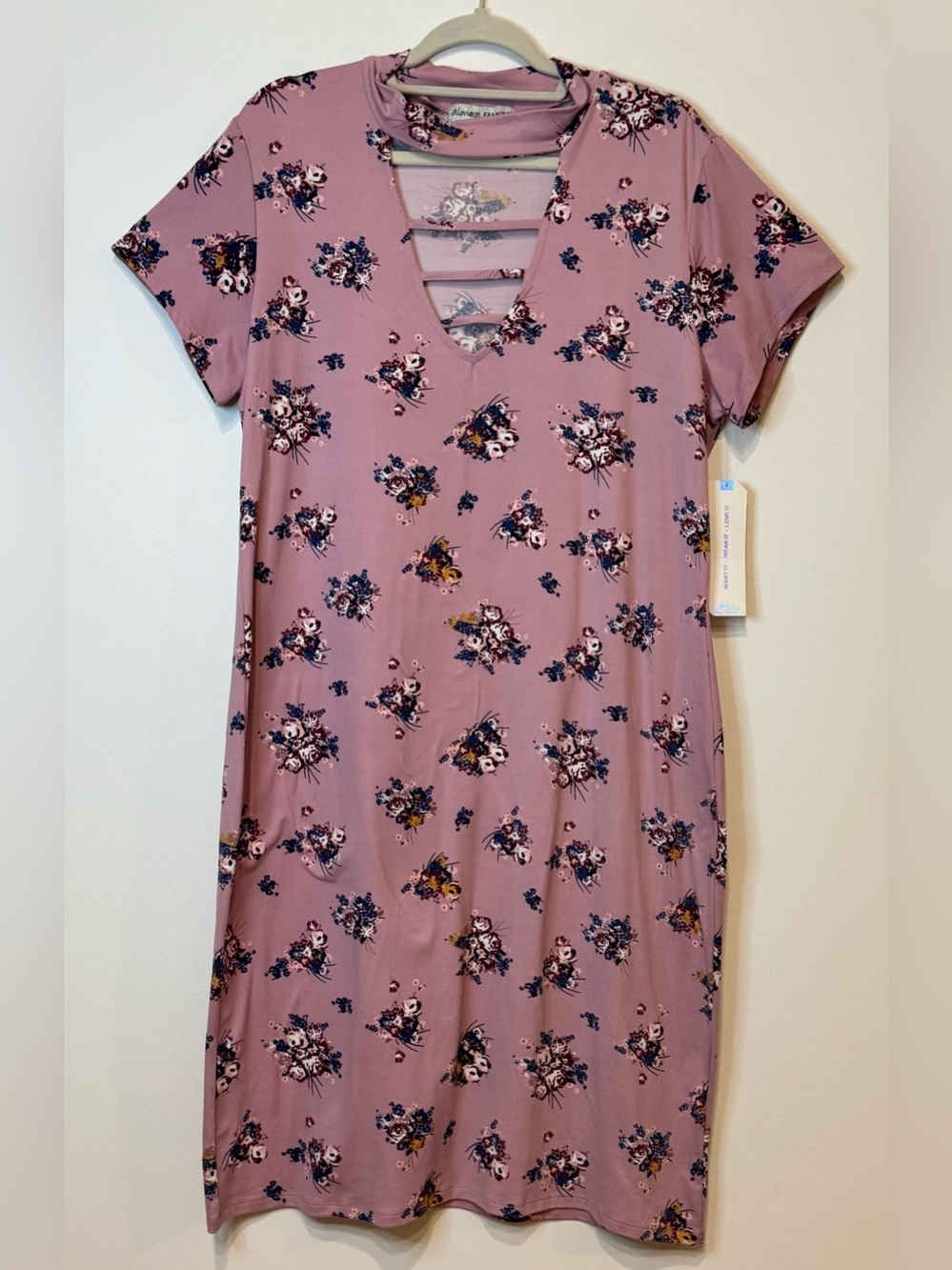 New Almost Famous Women’s Mauve Floral V-Neck Dress Size 2X